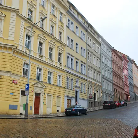Saturnin * Prag