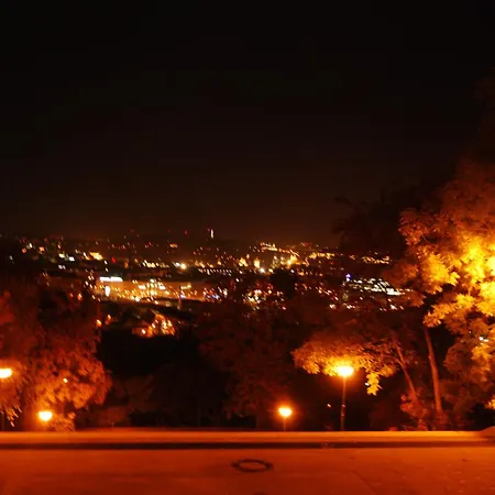 Saturnin דירה